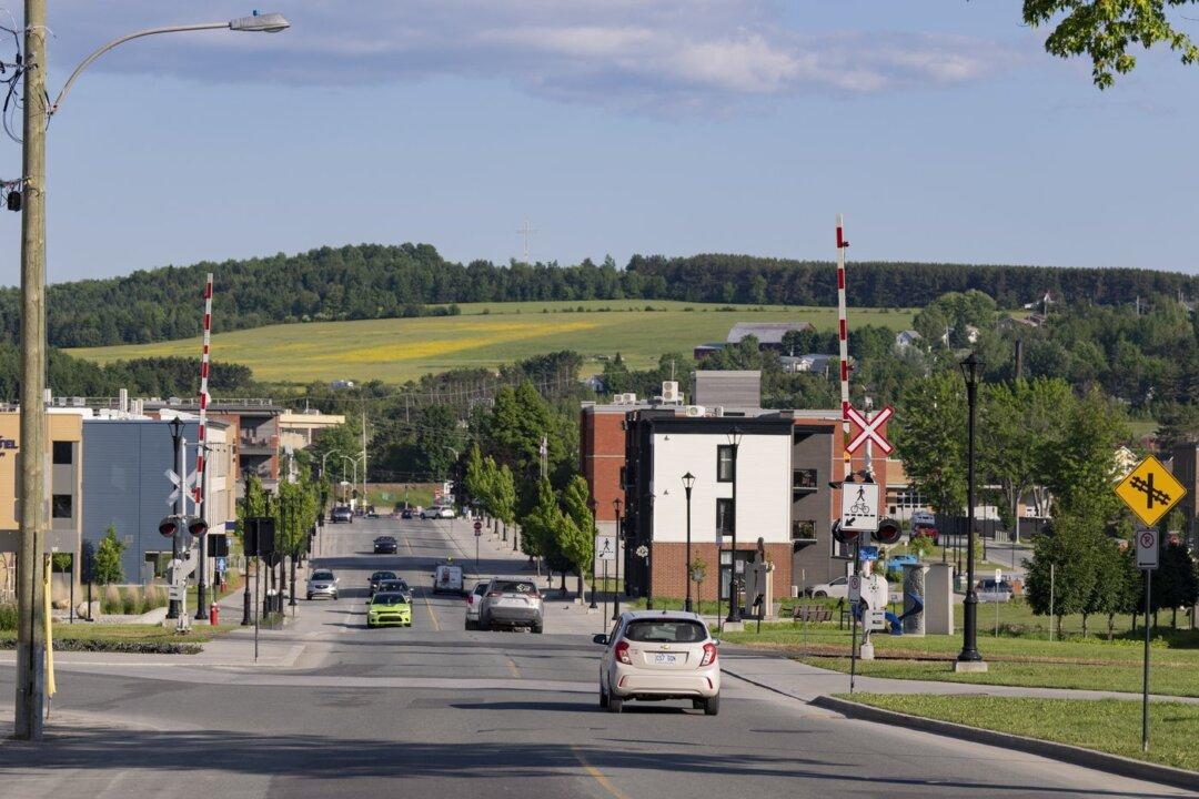 Lac-Mégantic Mayor, Residents Fear ‘Monster Trains’ Will Bring Another Rail Disaster