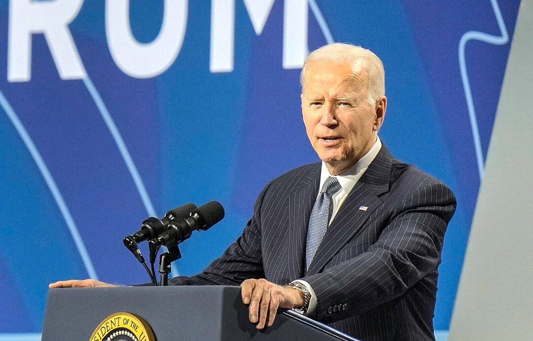 Union Fights Signal Danger Ahead for Bidenomics