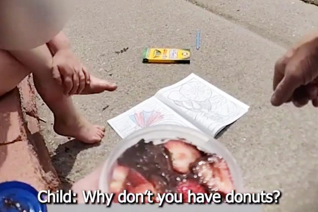 Officer Surprises Hungry, Barefoot 5-Year-Old With a ‘Healthy Snack’ and Her Reaction is Hilarious
