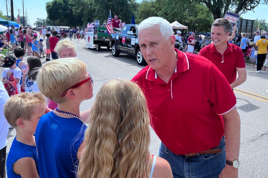 Iowans Hospitable, Skeptical as Pence Stumps Economic Record