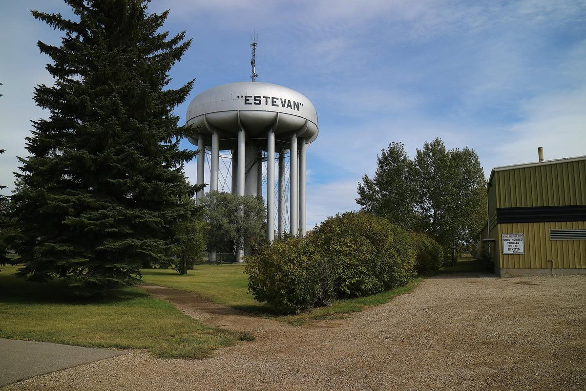 SK Mayor Mulls Cancelling Flag Raisings as Discord Over Straight, Pride Flags Intensifies