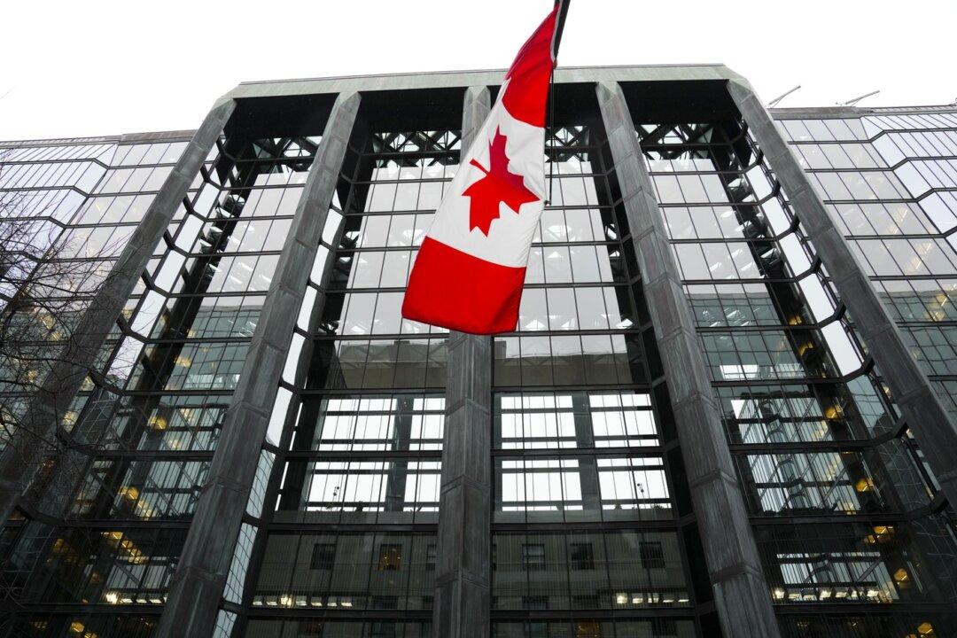 Bank of Canada Holds Key Rate at 5%, Ready to Hike Again if Needed