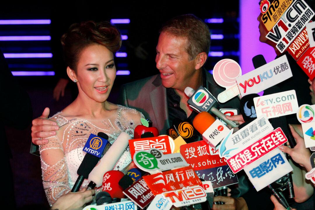 Hong Kong-Born Singer Coco Lee Dies by Suicide at Age 48, Her Siblings Say