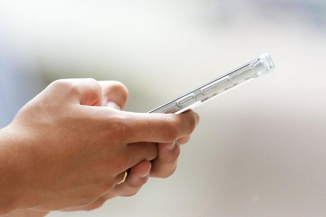 Court Tells Ottawa Police to Return Phones After 175 Million Attempts to Crack Passcode