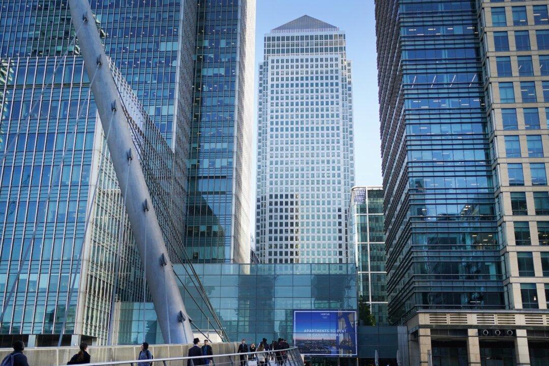 UK GDP Growth Slightly Outpaces Expectations in 2nd Quarter