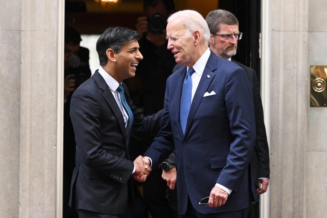 Biden Says US–UK Relations Are ‘Rock Solid’ Amid Cluster Bomb Controversy