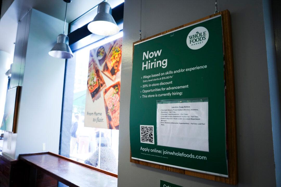 US Economy Adds 199,000 Jobs as Robust Labor Market Persists