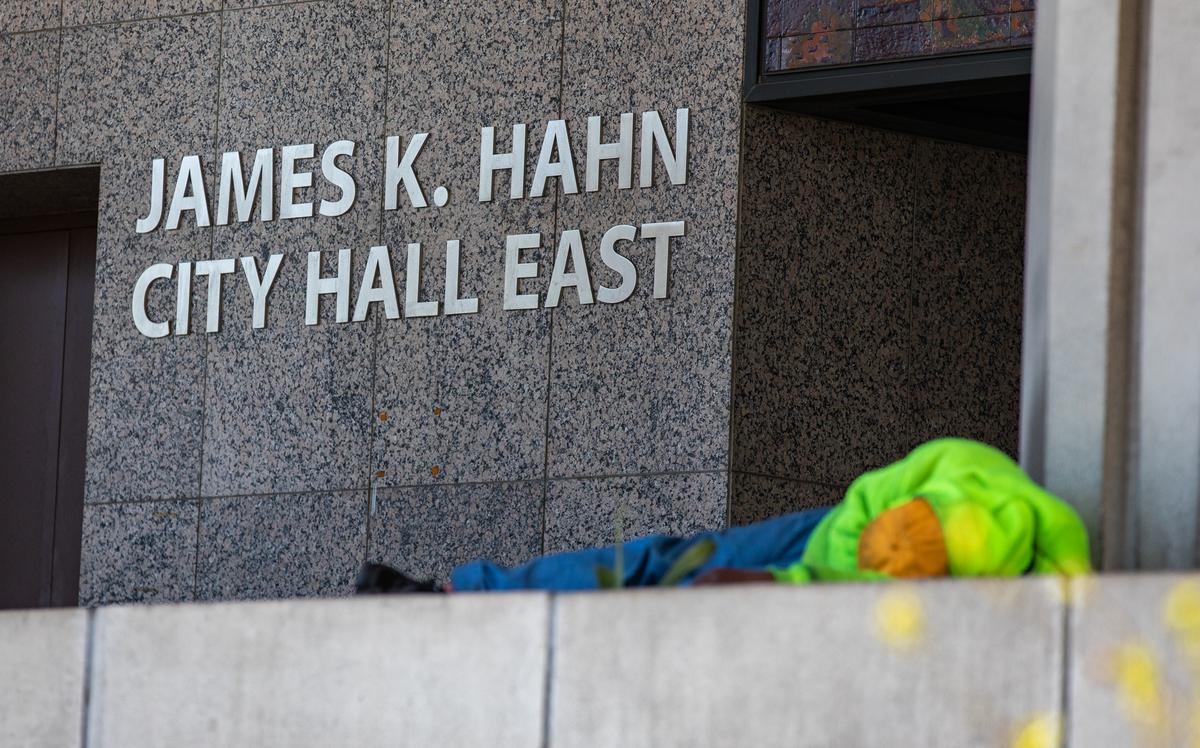 Los Angeles City Council Approves Housing Facility Amid Local Resident Opposition