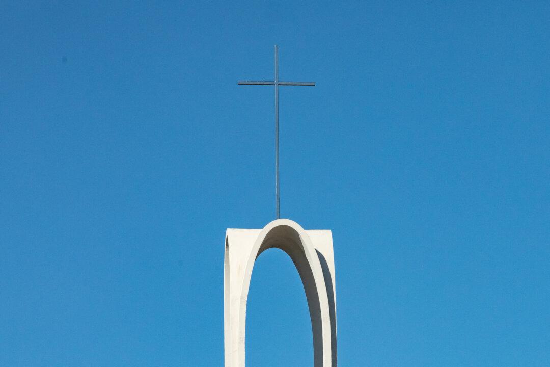 Roman Catholic Diocese Warns of Fake Bishops, Priests in California