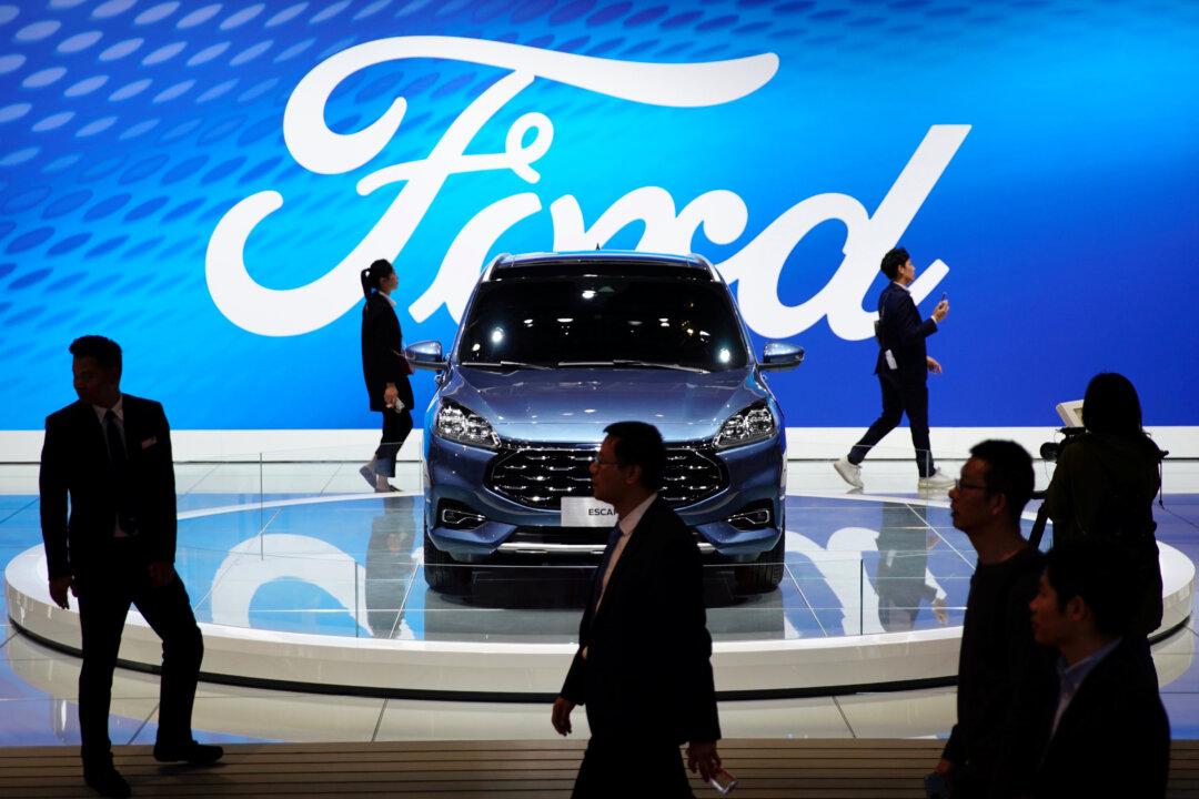 US Investigates 346,000 Ford Escape SUVs Over Door Issues