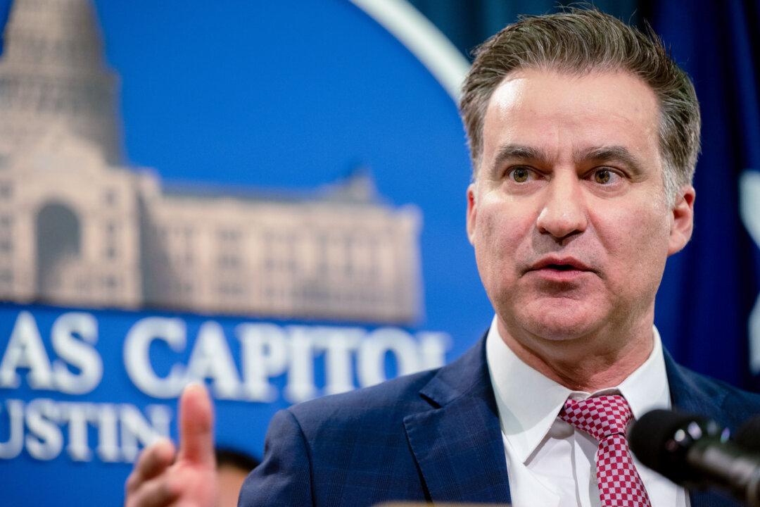 Texas Democrat Roland Gutierrez Enters Race to Unseat Cruz