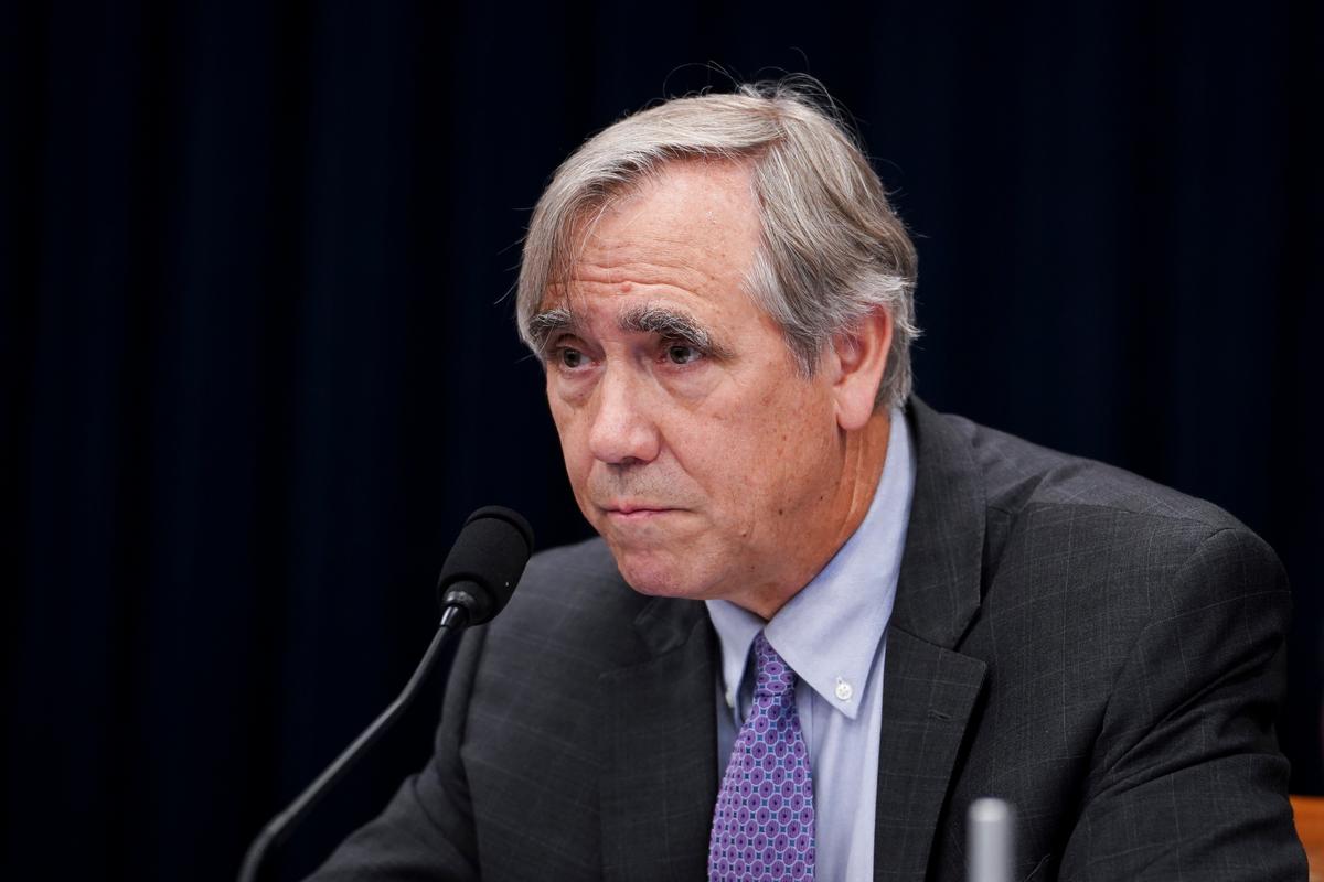 Lawmakers Aim to End Legacy Admissions, Tying Issue to Race