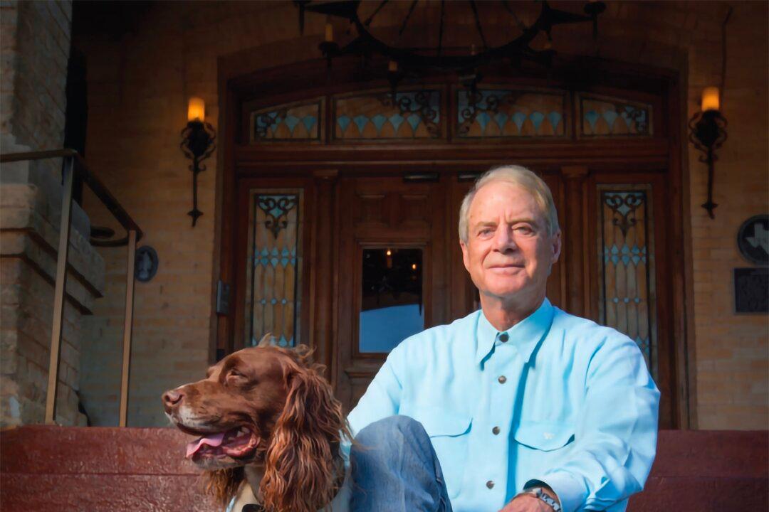 83-Year-Old History Buff Takes on Professors Over How History Will Be Taught to Students