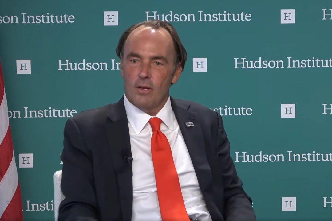 Basic Architecture of Chinese Economy Is Broken, Hedge Fund Manager Bass Says