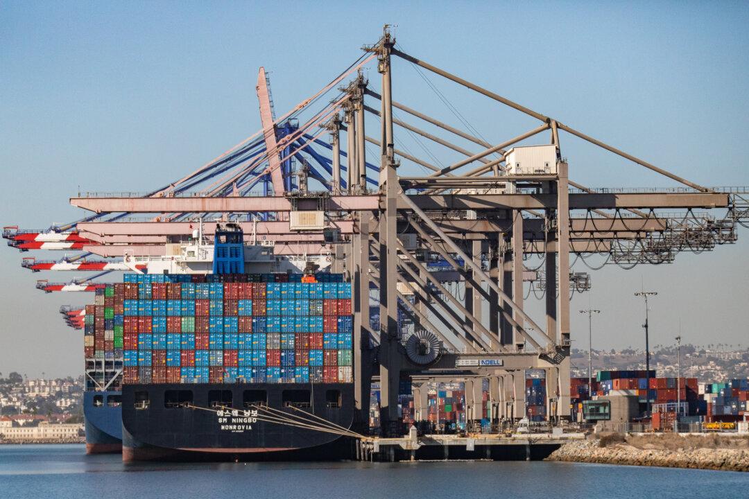 West Coast Dockworkers and Shipping Industry Reach Labor Agreement After Year-Long Standoff