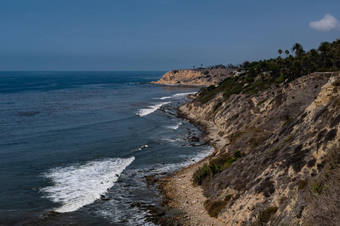 Los Angeles County Detectives Investigate More Human Remains Found in Palos Verdes