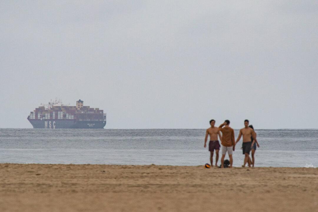 ‘Sheen’ in Ocean Water Under Investigation by Coast Guard in Huntington Beach