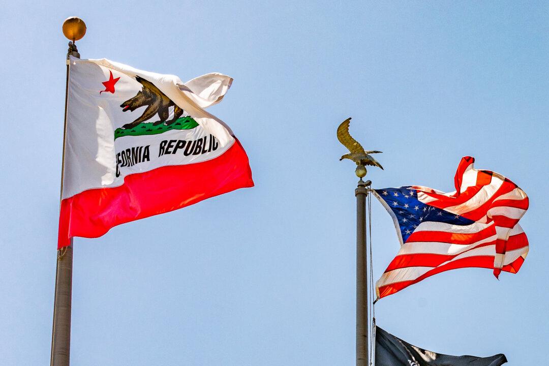 Sunol School Board Passes Resolution to Fly Only the US and State Flags