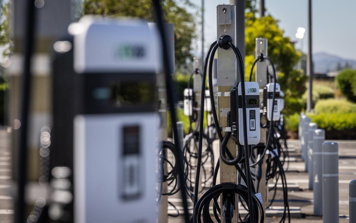 Zero Public EV Chargers Built Since Congress Approved $7.5 Billion to Expand Network