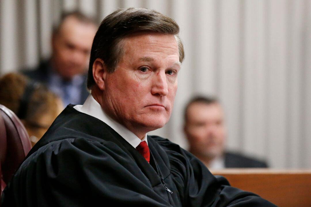 Oklahoma Murder Conviction Reversed Due to Sexual Relationship Between Judge, Prosecutor