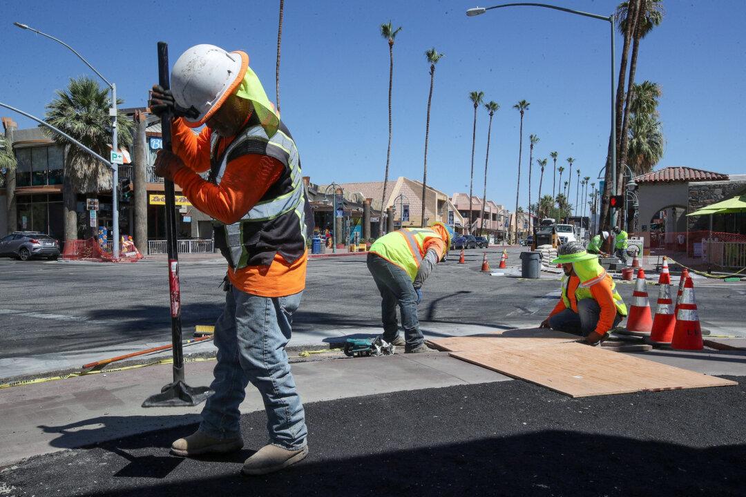 In a Tale of Two Breakfasts, Bidenomics Draws Praise and Reproach From State Lawmakers