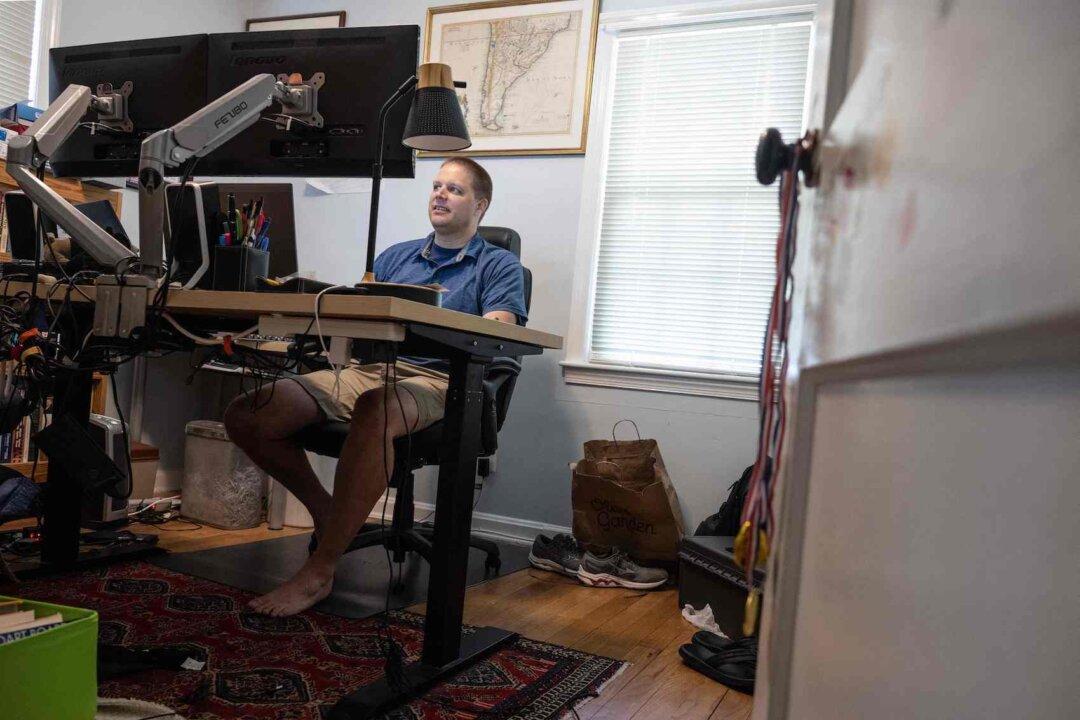 House Democrats Hail Telework Rewards, But GAO Analysis Unclear on Benefits