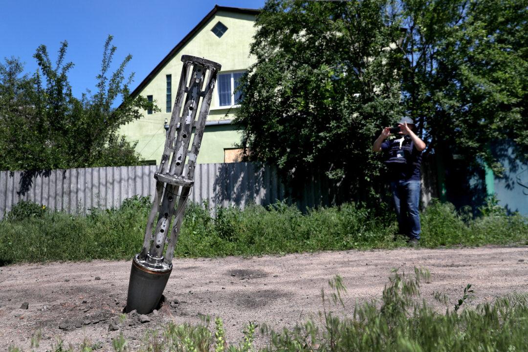 Ukraine Receives Cluster Munitions, Pledges Limited Use