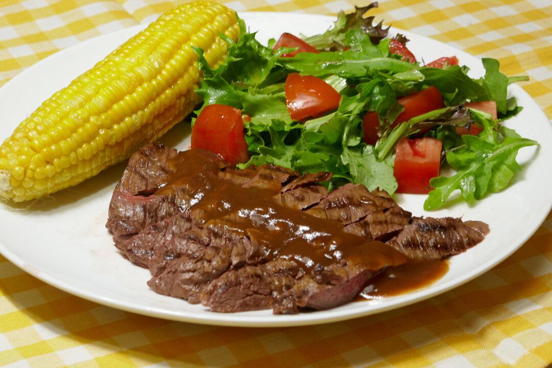 Beat the Heat by Cooking Barbecue Steak, Corn on the Cob Indoors