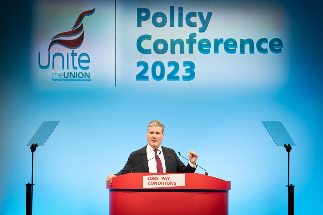 Starmer Refuses to Commit to More Public Spending Amid Union Pressure