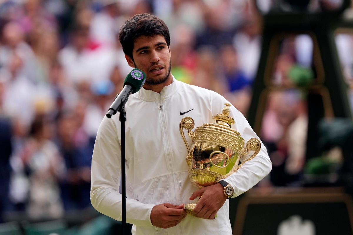 Carlos Alcaraz Beats Novak Djokovic in 5 Sets to Win Wimbledon for His 2nd Major Trophy
