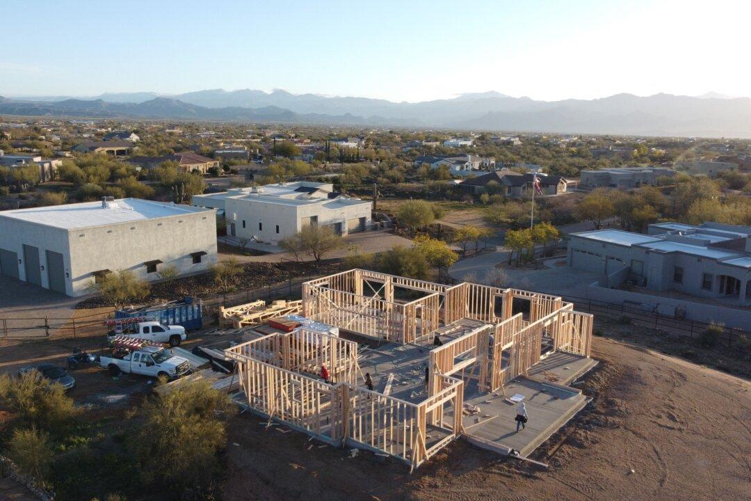 Arizona City Bans Natural Grass Front Yards in Newly Built Homes