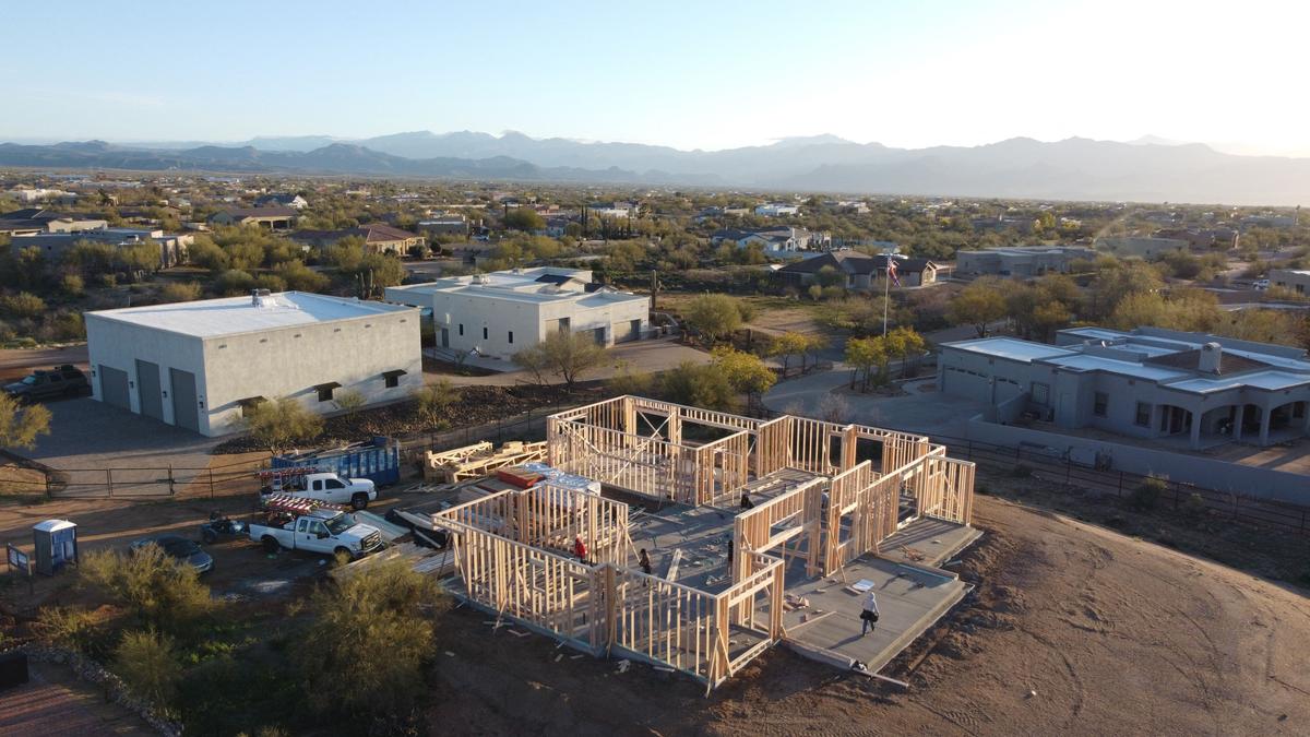 Arizona City Bans Natural Grass Front Yards in Newly Built Homes