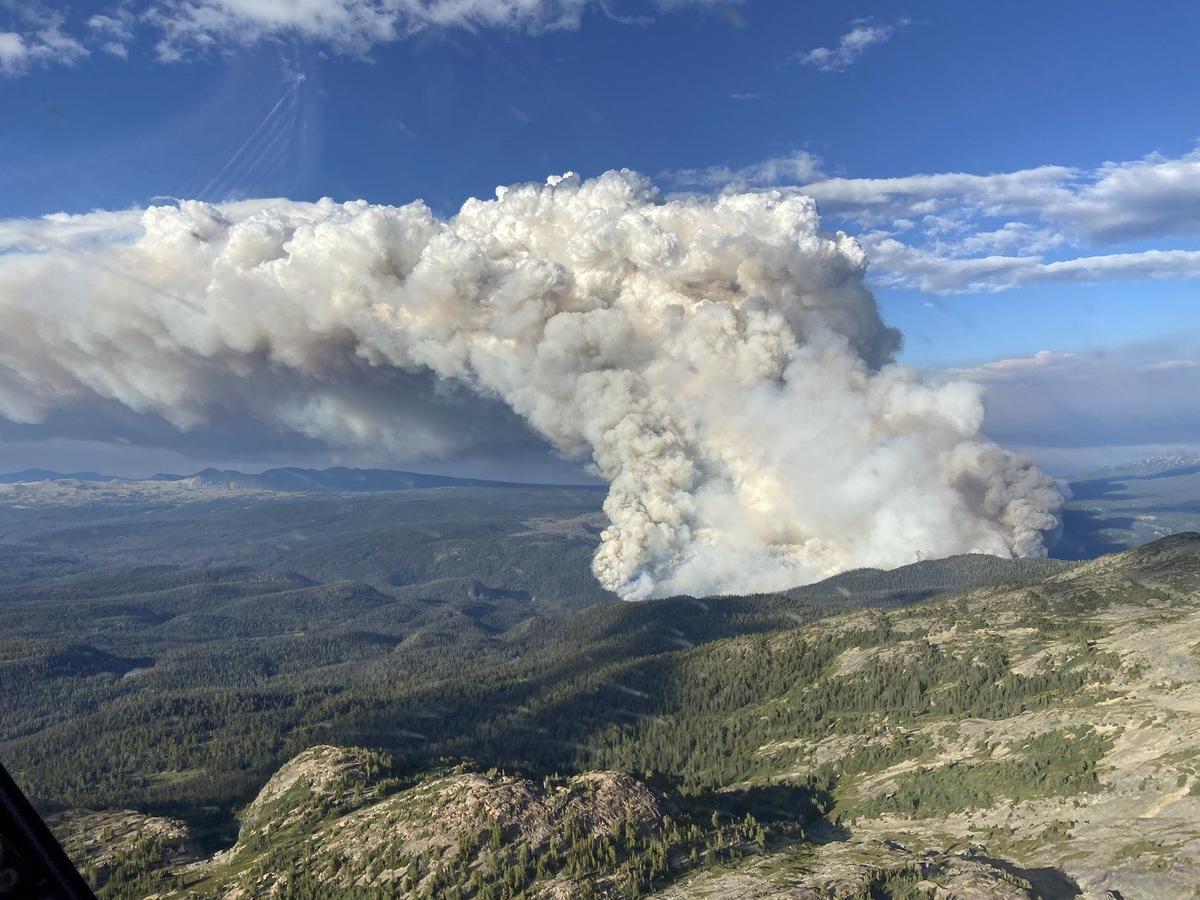 ‘Aggressive’ Wildfire Shuts BC Highway as Military and Officials Set to Meet