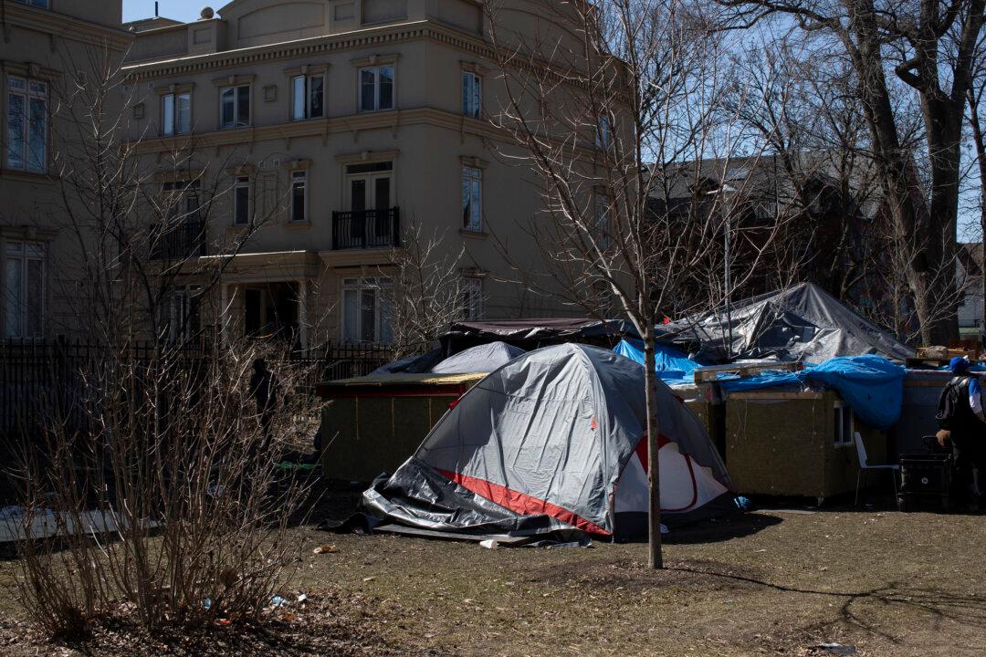 Poverty in Canada Not Connected to Race, New Study Says