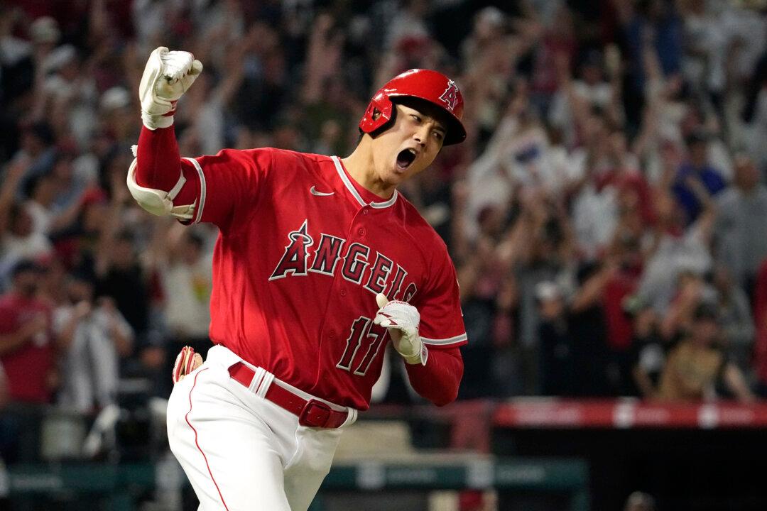 Ohtani Ties Score With 35th Homer, Angels Beat Yankees 4–3 in 10 Innings