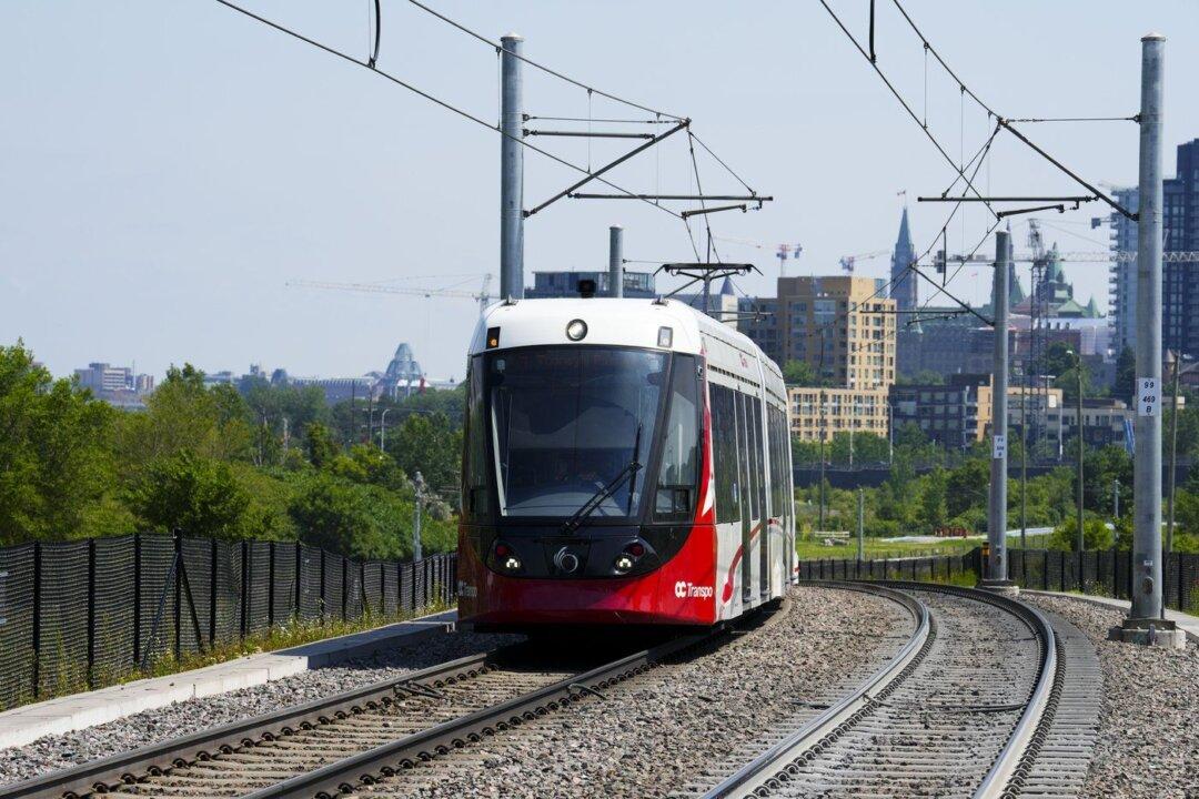 Ottawa’s Troubled Light-Rail Train Service Remains Closed After yet Another Shutdown