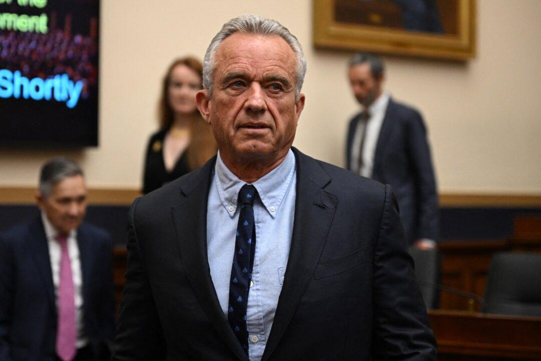 RFK Jr. Reverses Stance on 3-month Federal Abortion Ban