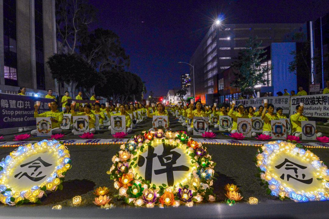 Los Angeles Vigil Mourns Those Killed in China’s Persecution of Falun Gong