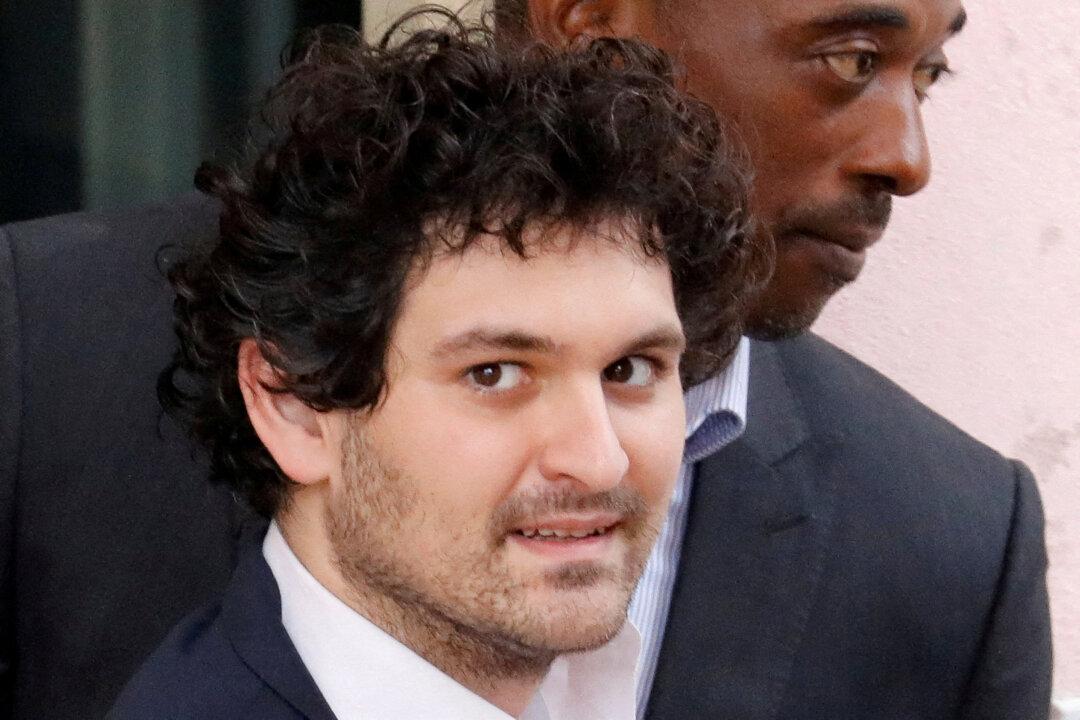 FTX Sues Bankman-Fried, Others to Recoup More Than $1 Billion