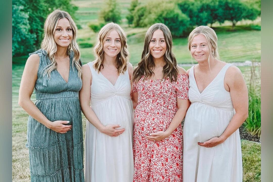 ‘It Was Just Unbelievable’: 4 Sisters Shocked to Find Out They’re Pregnant at the Same Time