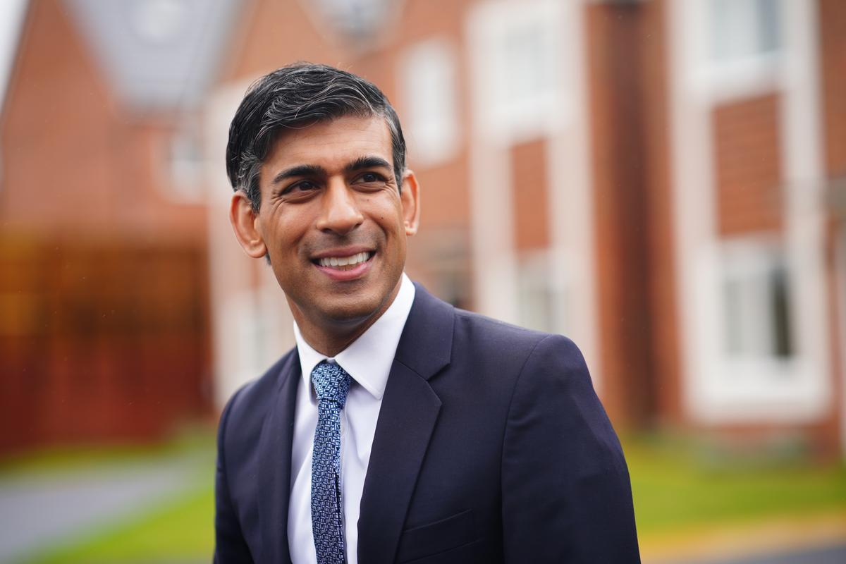 Cross-Party Lawmakers Warn Sunak Not to Send ‘Mixed Signals’ About Net Zero