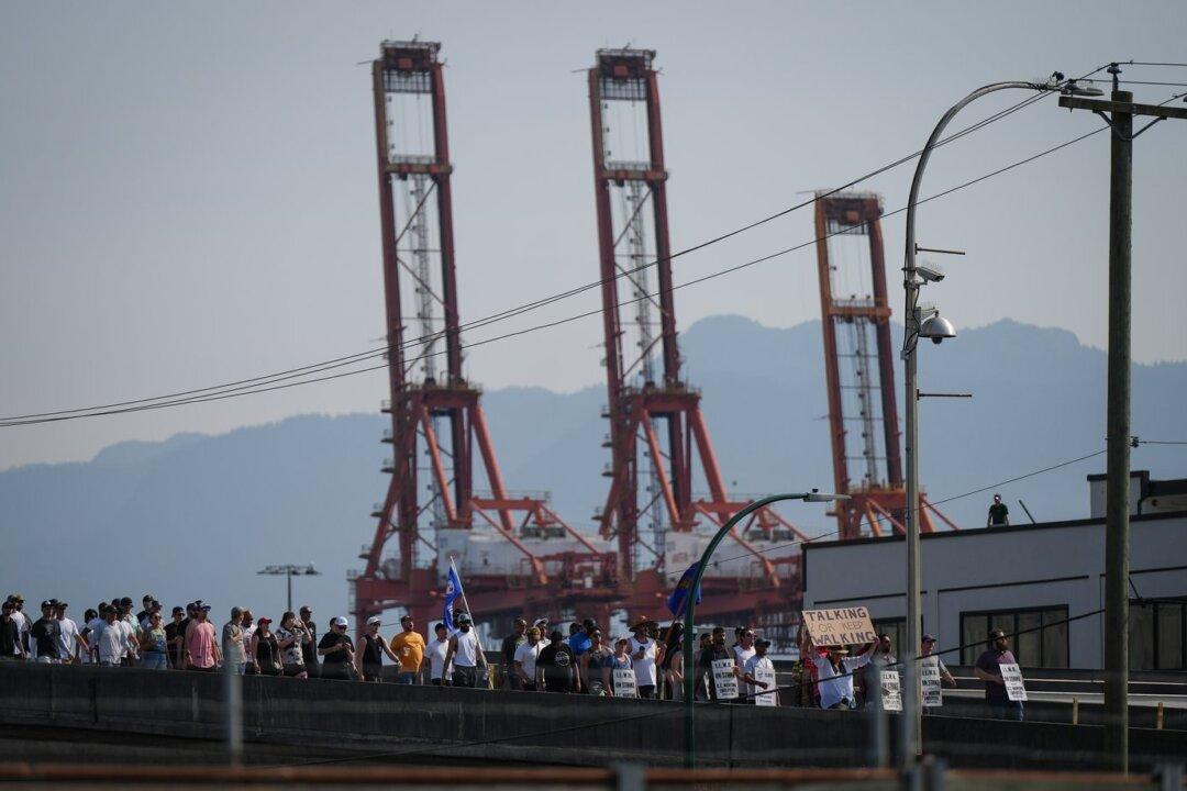 BC Port Workers Will Get Eyes on Contract Offer From Maritime Employers