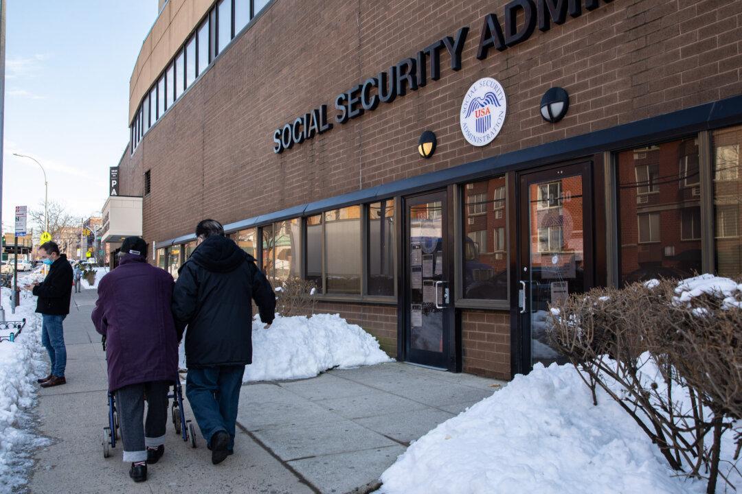 Half of Americans Believe Social Security Will Pay Them a Benefit When They Retire: Poll