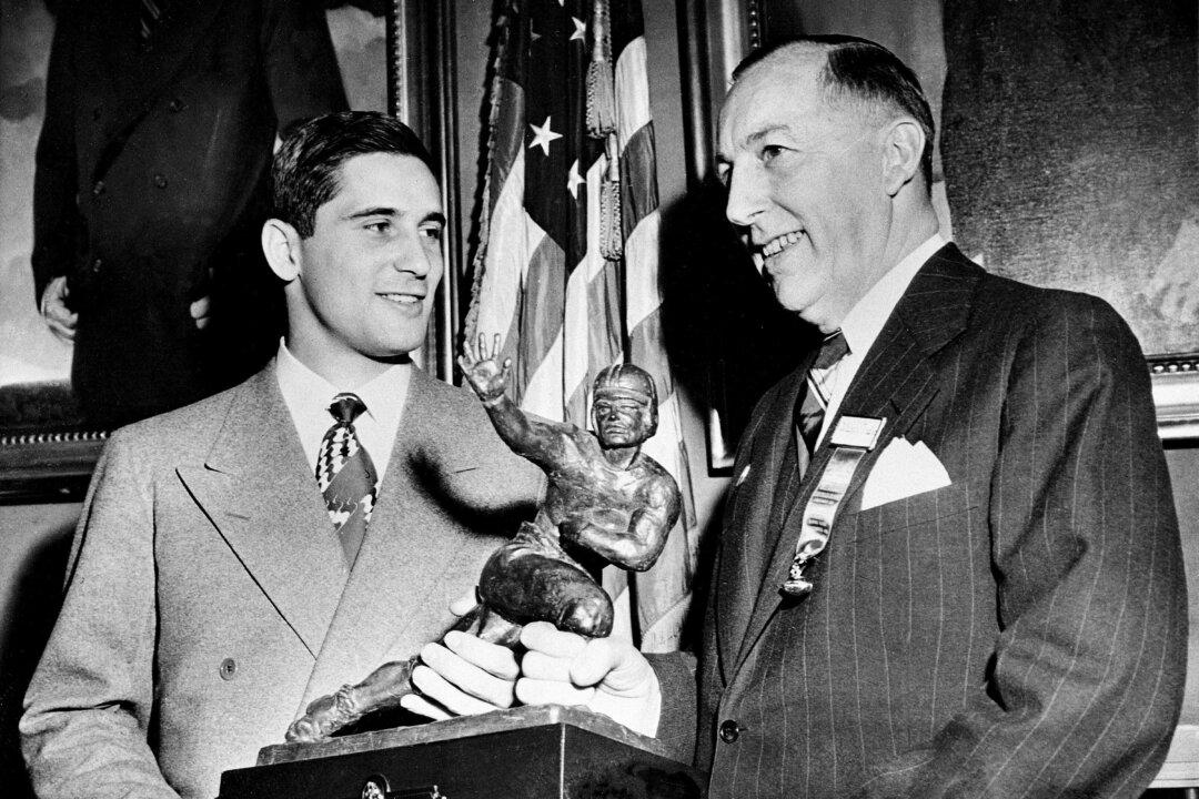 Johnny Lujack, 1947 Heisman Winner Who Led Notre Dame to 3 National Titles, Dies at the Age of 98