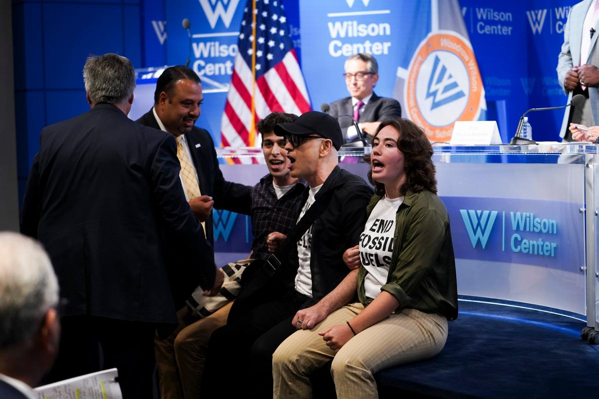 Climate Change Protesters Disrupt Indo-Pacific Trade Event, Commerce Secretary’s Speech