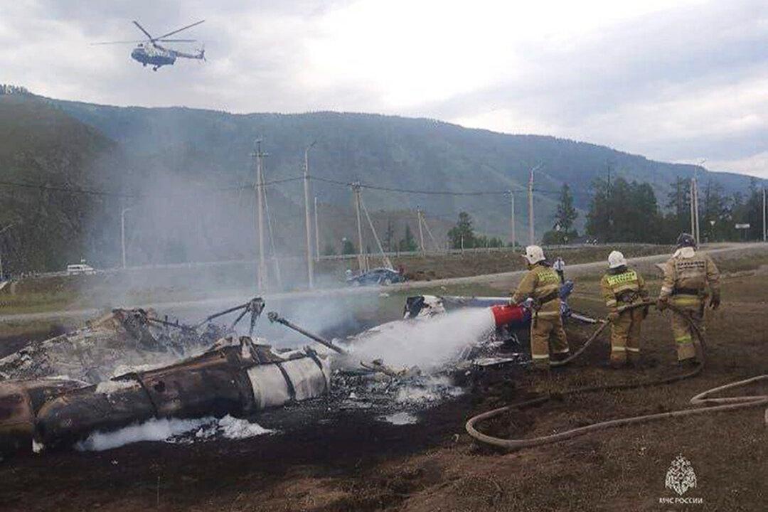 Russian Helicopter Crashes in Siberia, Killing 4 People on Board and Injuring 10