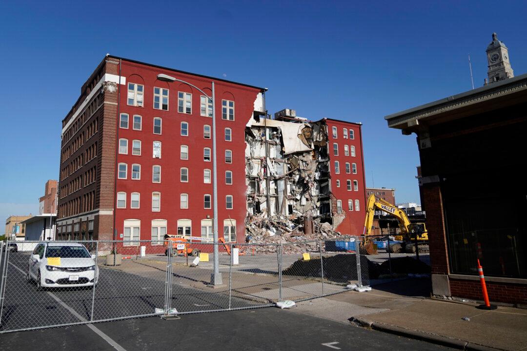 Iowa Agency Finds Deaths of 3 Men in Building Collapse Were Accidental