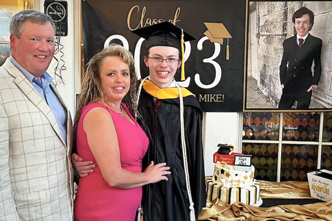 Boy Who Graduated College at 12 Is Now a 14-Year-Old Entrepreneur Running 2 Companies