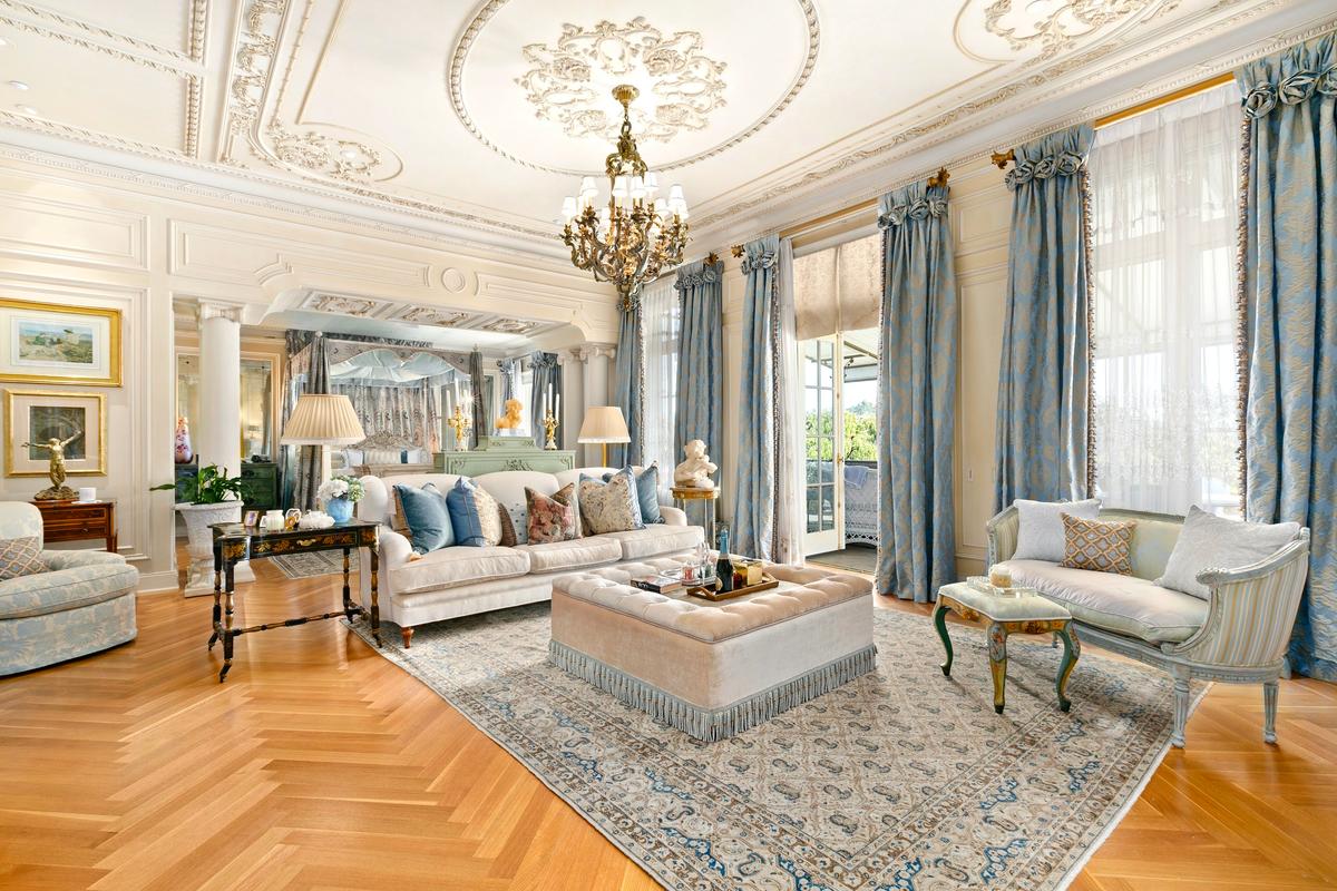 Diners enjoying meals served on the covered patio can partake in a grand view of the sprawling grounds and manicured landscaping. (Ryan Lahiff, courtesy of Douglass Elliman; toptenrealestatedeals.com)