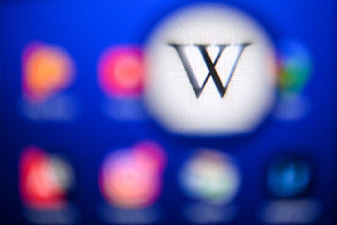 Russia Fines Wikipedia and Apple for Spreading ‘False Information’ About Ukraine Conflict
